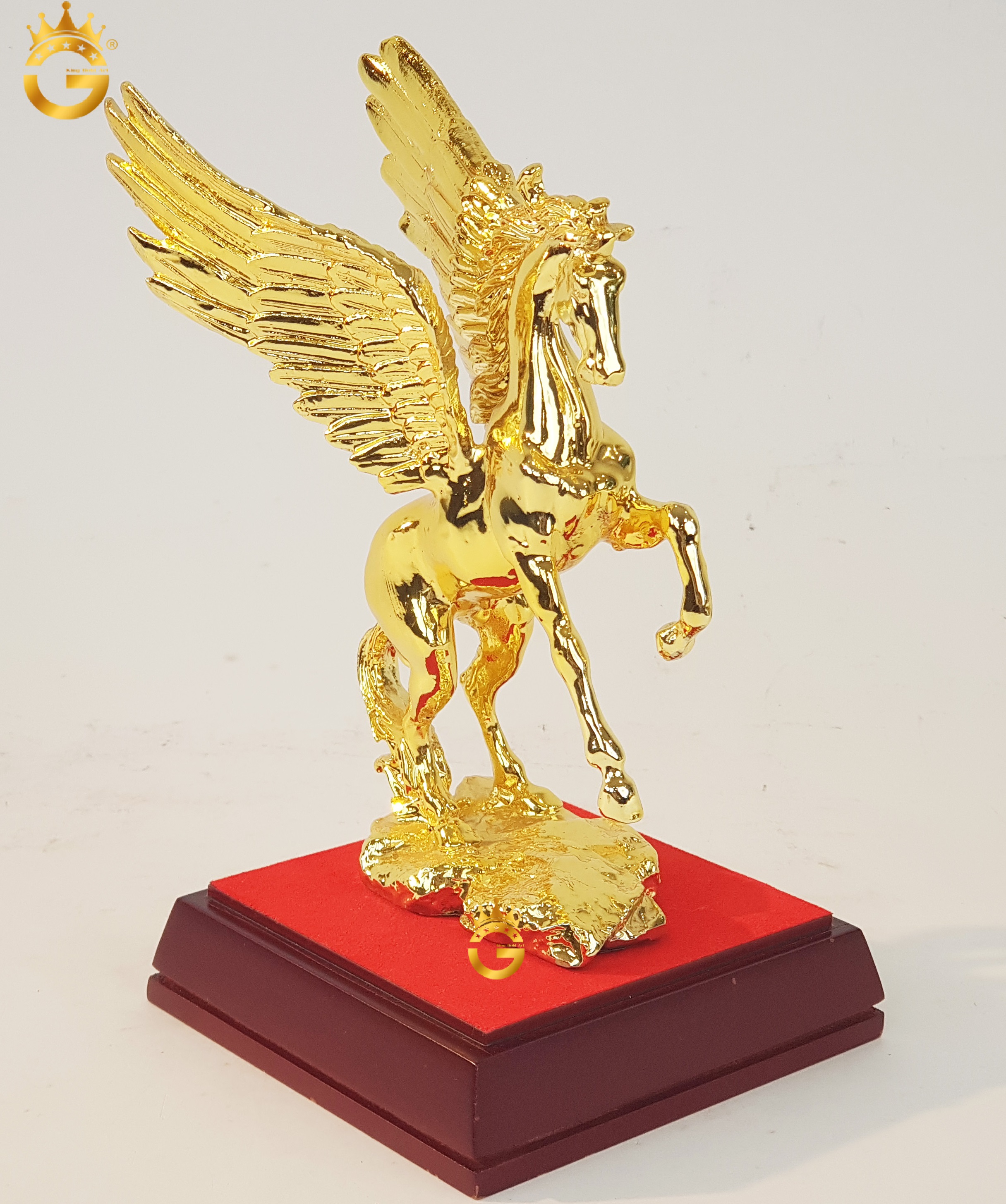 Tượng Ngựa Có Cánh Dát Vàng 24K